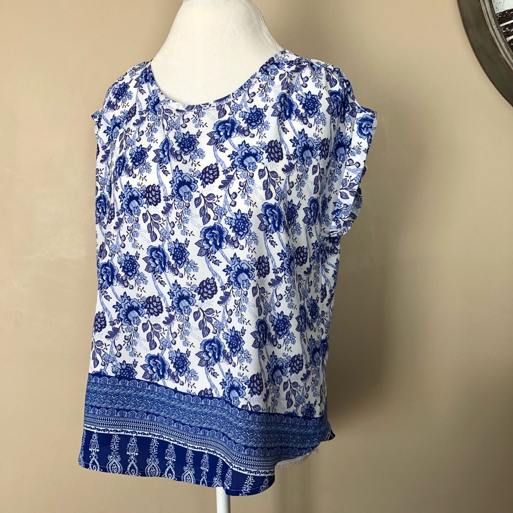 Pink Rose Vintage Blue & White Floral Top, Size: L